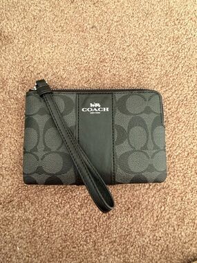 NWOT! Coach Black Signature Logo Wristlet with Strap